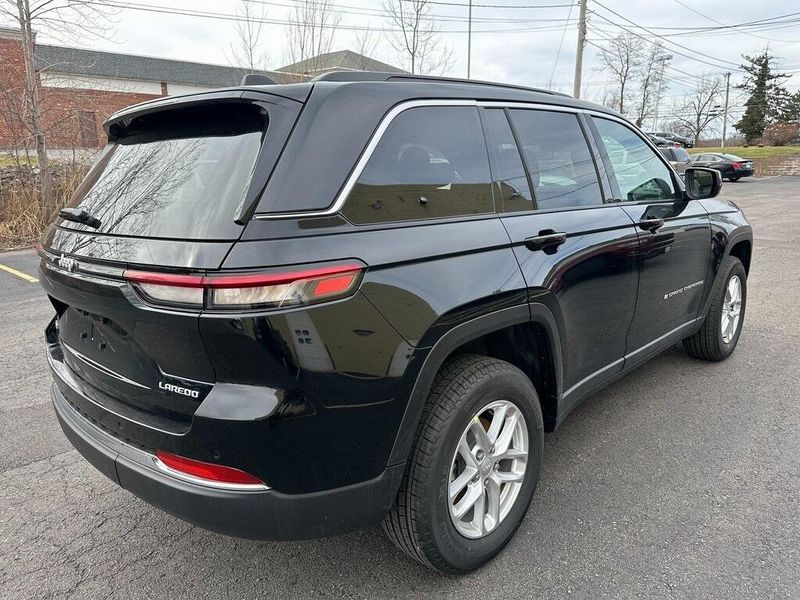 2025 Jeep Grand Cherokee Laredo X 4x4Image 8