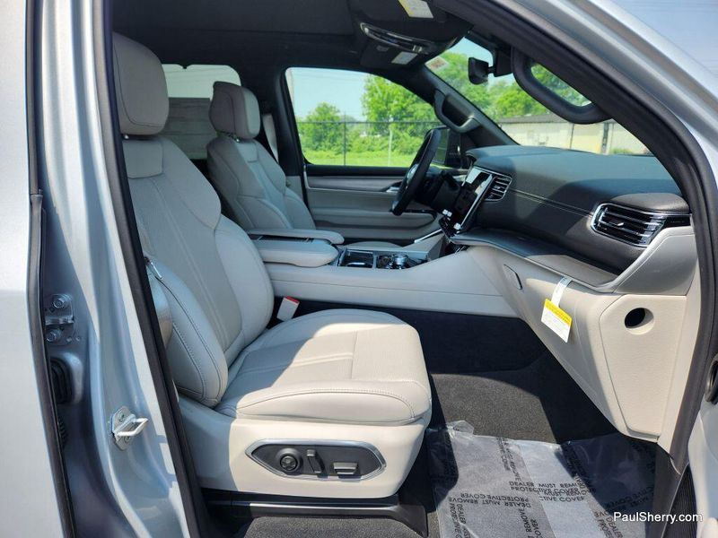 2025 Jeep Wagoneer Series Iii 4x4Image 28