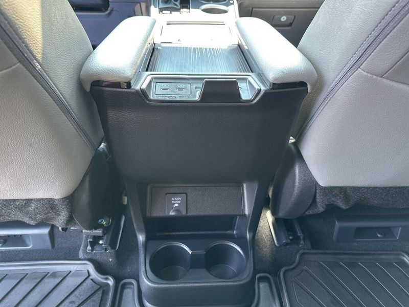 2025 Toyota Sienna XLEImage 25