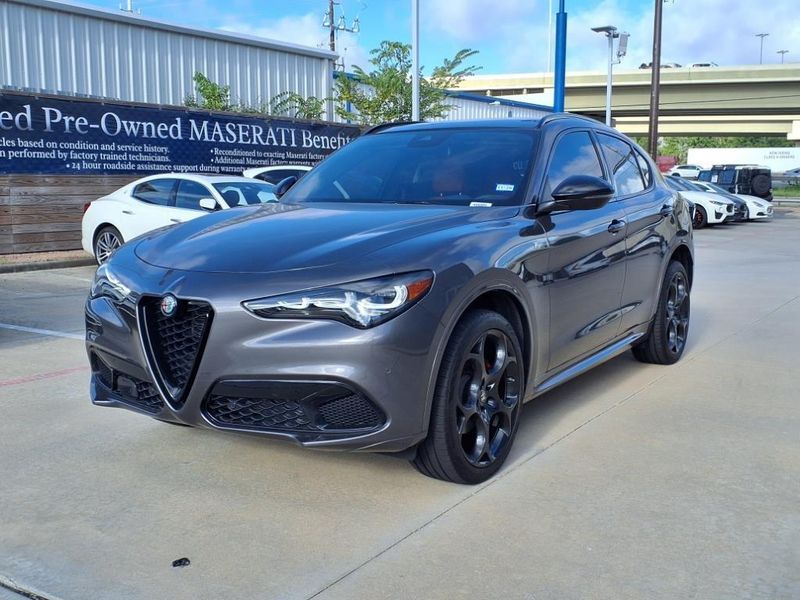 Used 2024 Alfa Romeo Stelvio TiImage 2