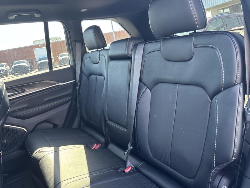 New 2026 Jeep Grand Cherokee Limited Reserve 4x4Image 18