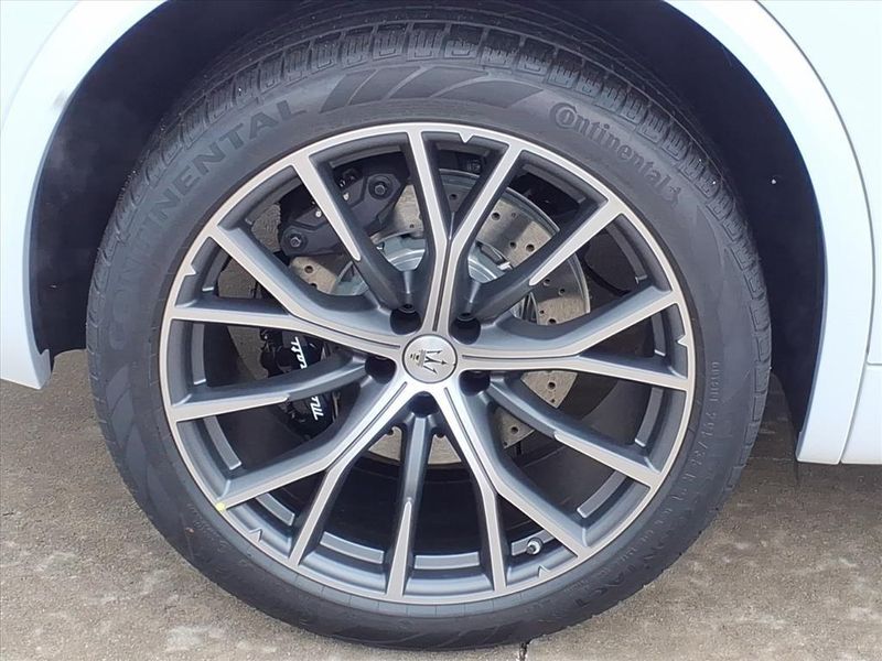 New 2026 Maserati Grecale ModenaImage 16