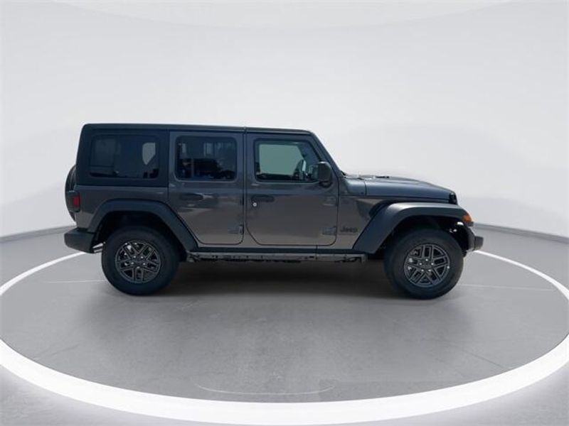 2025 Jeep Wrangler Unlimited Sport S photo 9