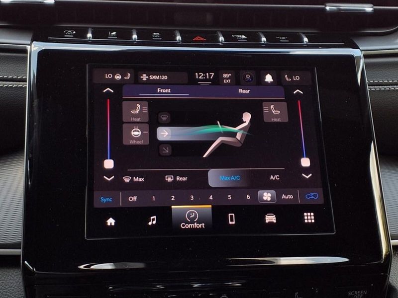 2025 Jeep Grand Cherokee Altitude photo 10