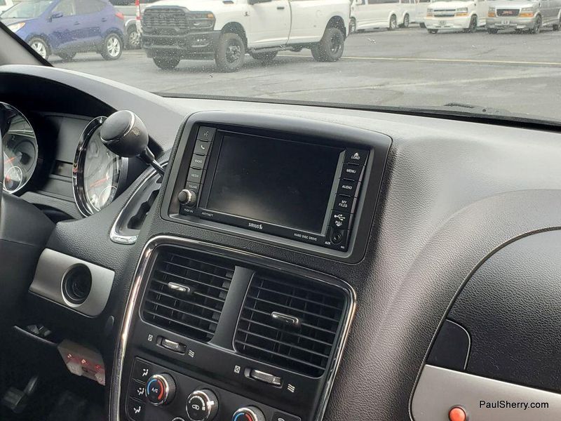 2014 Dodge Grand Caravan SXTImage 24