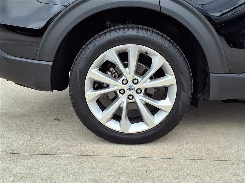 Used 2022 Ford Explorer PlatinumImage 10