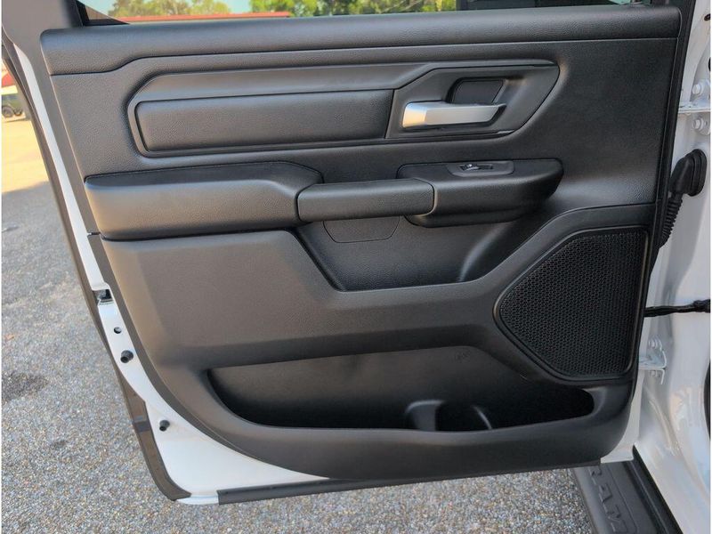 New 2026 RAM 1500 Express Crew Cab 4x4 5