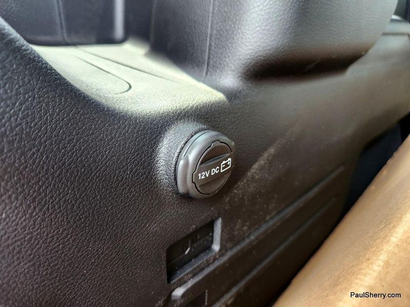 New 2025 Jeep Wrangler 4-door SaharaImage 19