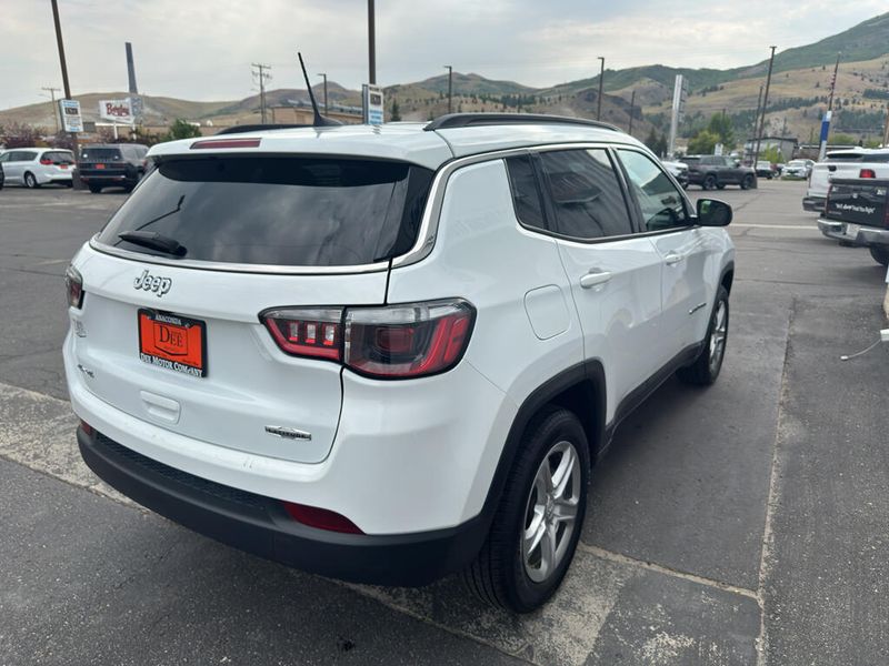 2024 Jeep Compass Latitude photo 22