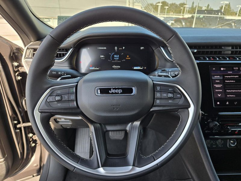 Used 2025 Jeep Grand Cherokee Laredo X 4x2