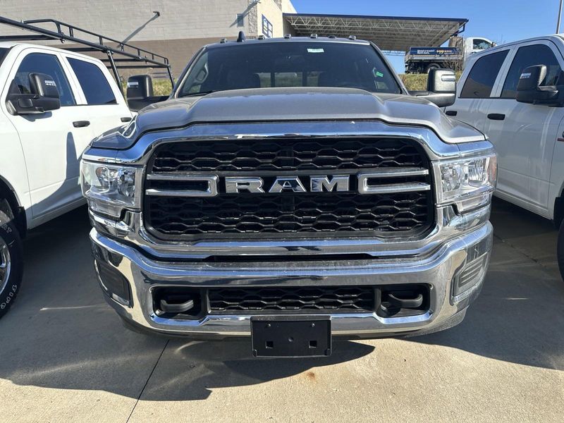 2024 RAM 3500 Tradesman Crew Cab 4x4 8