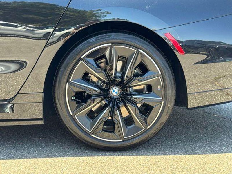 New 2026 BMW 7 Series 750e xDriveImage 14