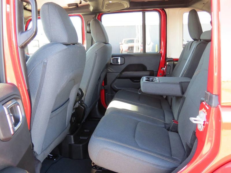 Used 2025 Jeep Wrangler 4xE Sahara 4x4 4dr SUVImage 17