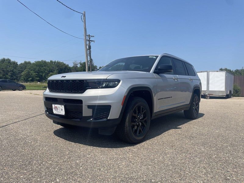 2024 Jeep Grand Cherokee L Altitude X 4x4Image 4