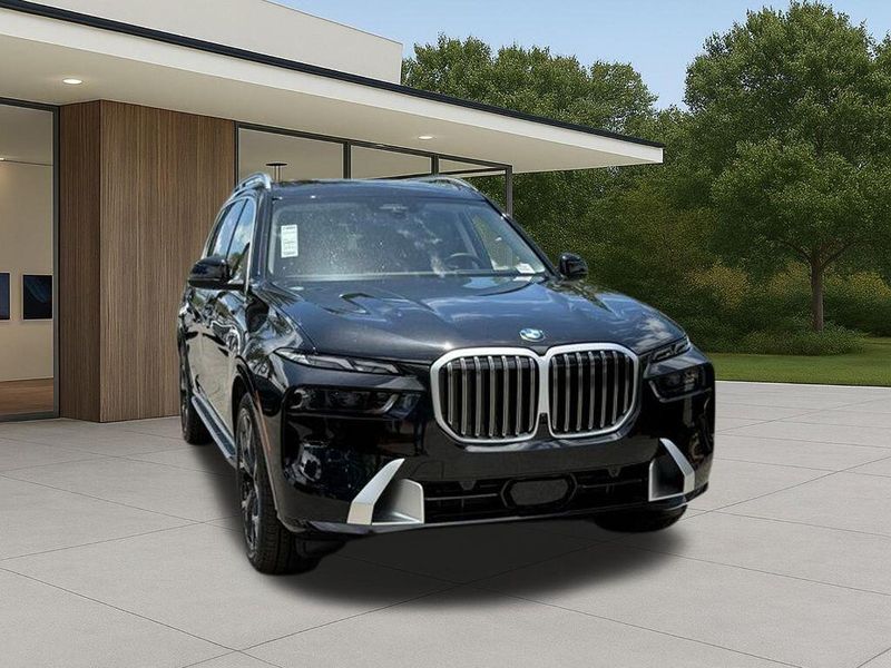 New 2027 BMW X7 xDrive40iImage 5