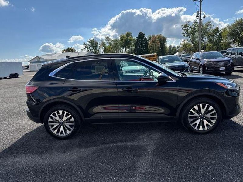 2021 Ford Escape Titanium photo 8