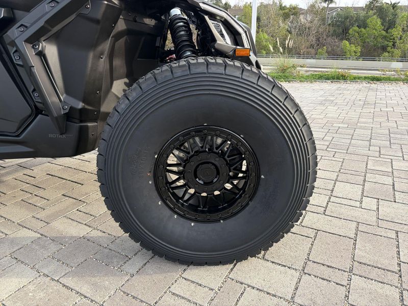 New 2025 Can-Am MAVERICK X3 MAX X RS TURBO RR SMART-SHOX Image 19