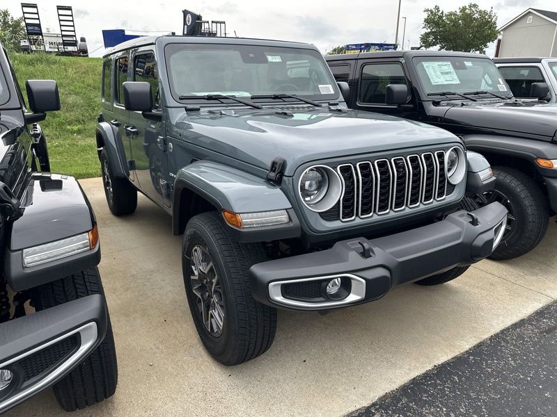 2024 Jeep Wrangler 4-door SaharaImage 3