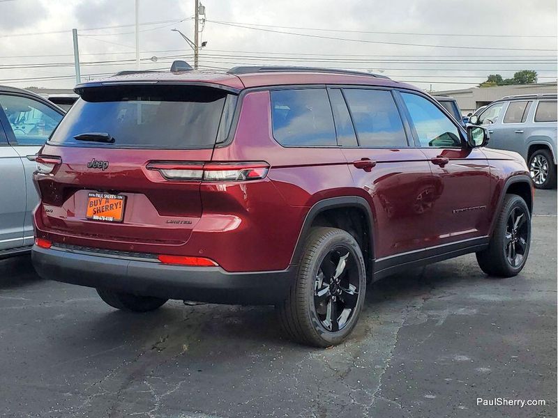 2025 Jeep Grand Cherokee Limited photo 11