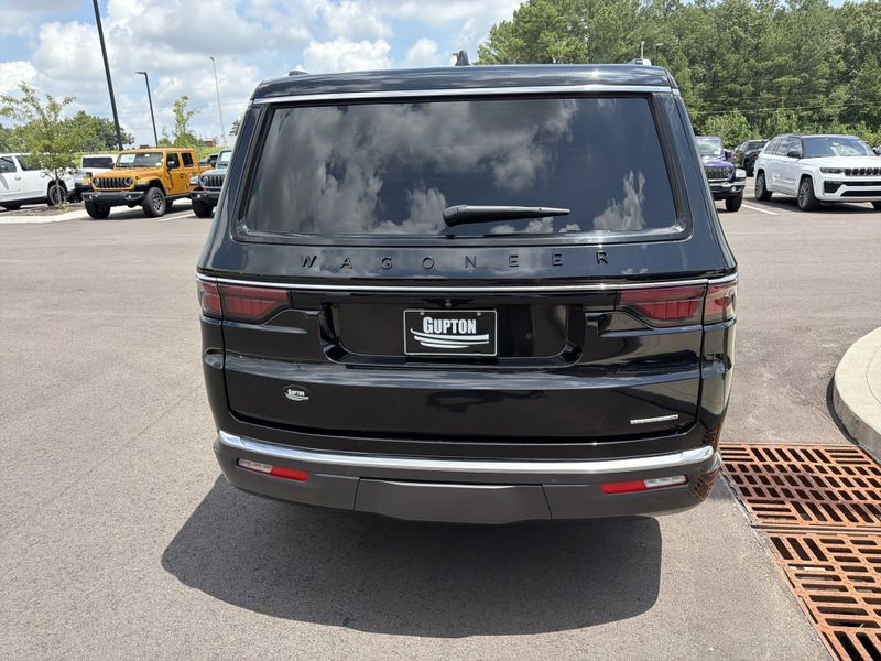 2022 Jeep Wagoneer Series IIIImage 13