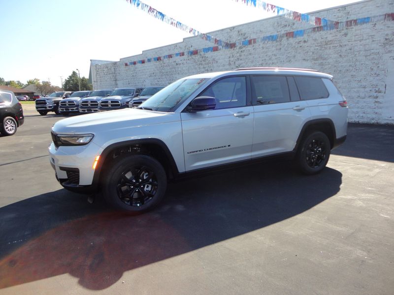 2024 Jeep Grand Cherokee L Altitude X 4x4Image 12