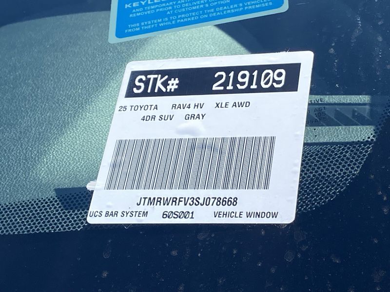 New 2025 Toyota RAV4 Hybrid XLEImage 21