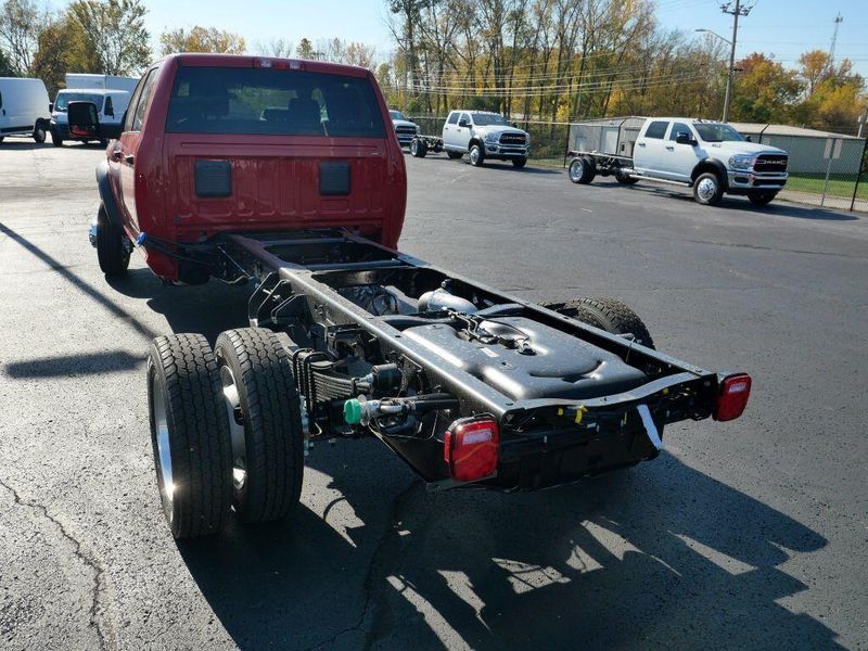 2024 RAM 5500 Tradesman Chassis Crew Cab 4x4 84