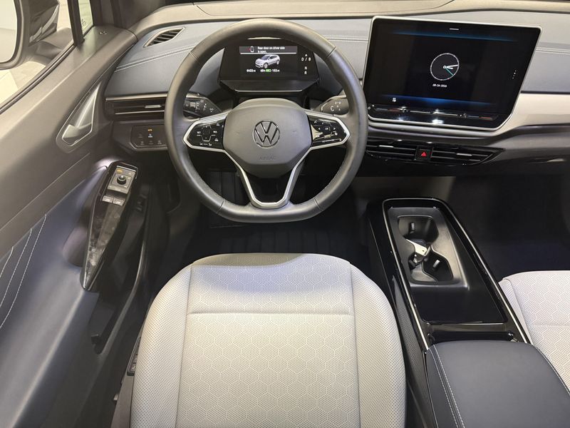 Used 2025 Volkswagen ID.4 Pro S AWD Long Range w/Glass RoofImage 18