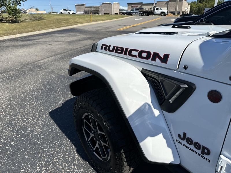 2022 Jeep Gladiator Rubicon photo 11