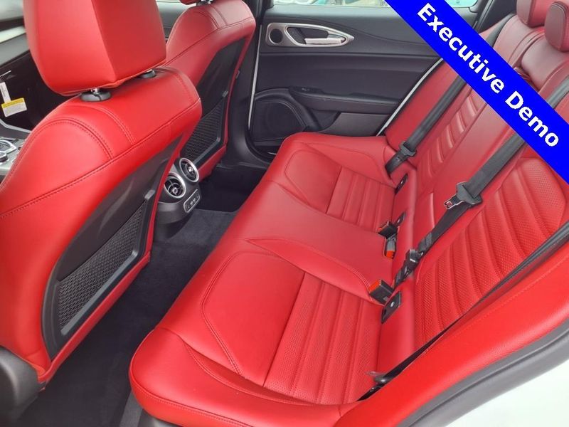 2025 Alfa Romeo Giulia VeloceImage 21
