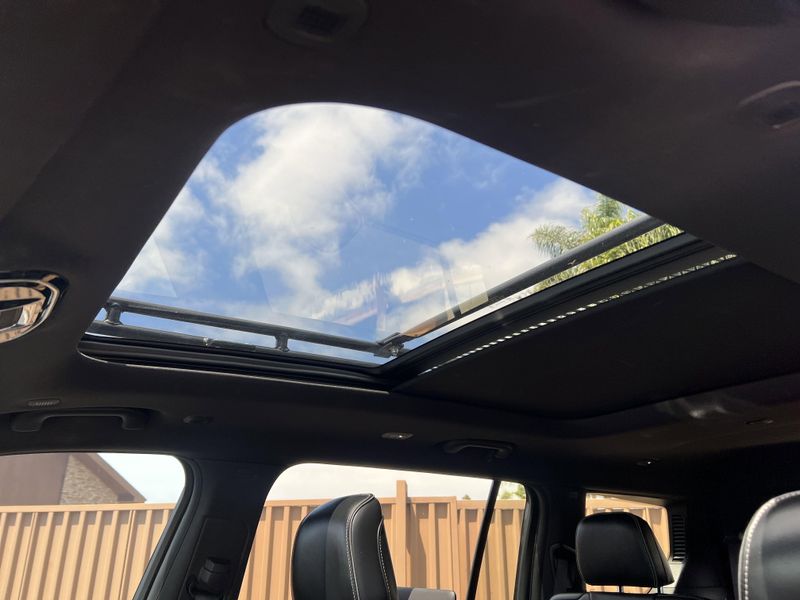 Used 2023 Jeep Grand Cherokee L OverlandImage 17