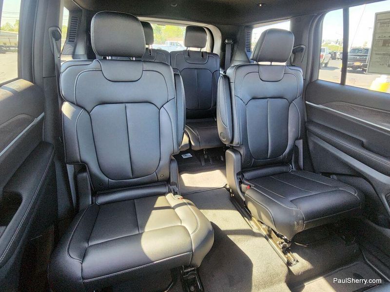 New 2025 Jeep Grand Cherokee L Limited 4x4