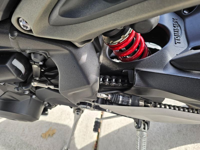 2025 Triumph Street Triple 765 R