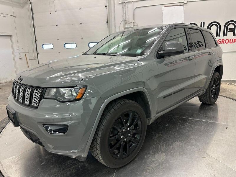 2021 Jeep Grand Cherokee Laredo XImage 12