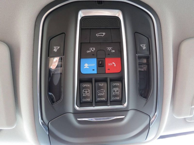 2021 Jeep Grand Cherokee L Limited 4x4 4dr SUVImage 26