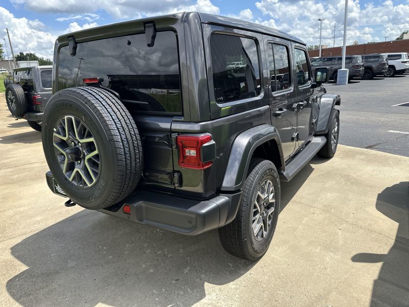 New 2025 Jeep Wrangler 4-door SaharaImage 6