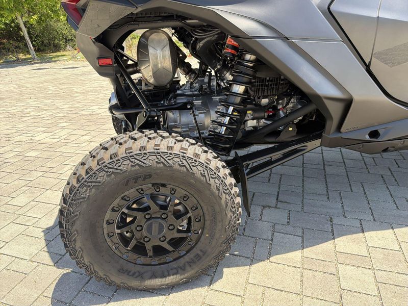 New 2026 Can-Am MAVERICK R MAX X RS 999T DCT Image 20