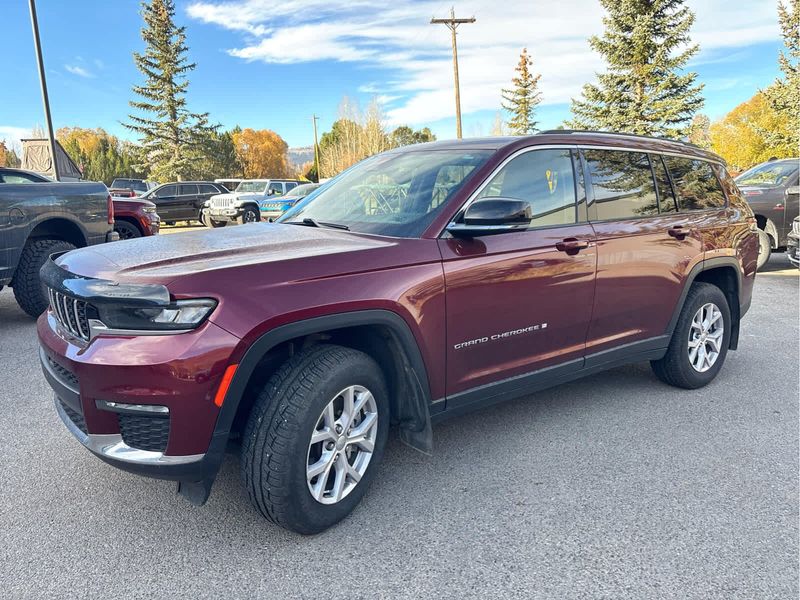 2022 Jeep Grand Cherokee Limited photo 3