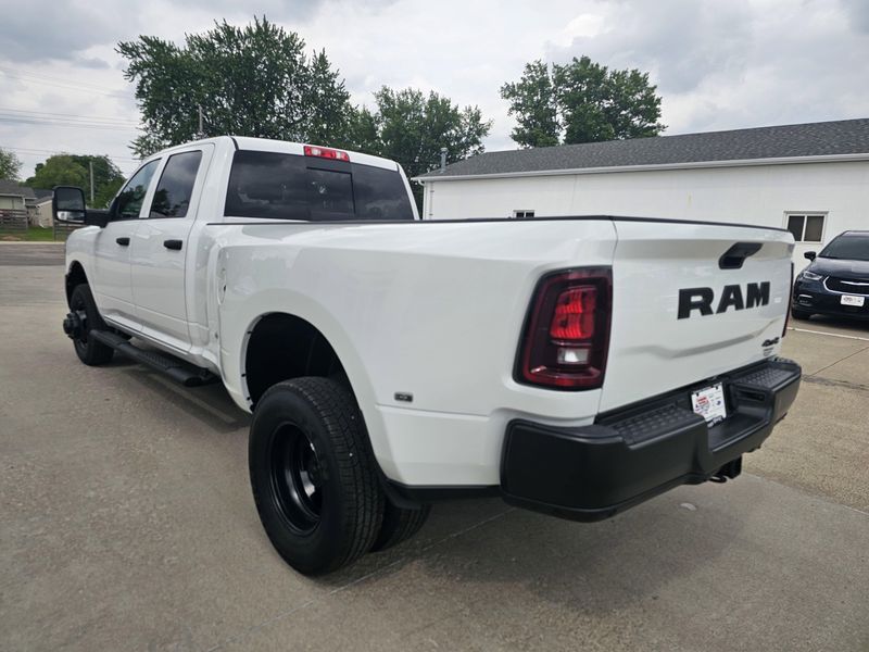 2025 RAM 3500 TradesmanImage 7