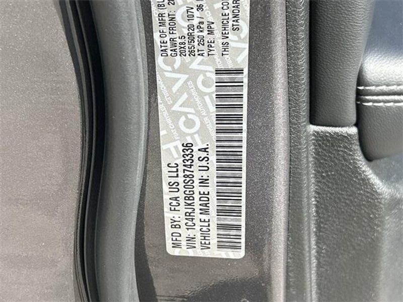 New 2025 Jeep Grand Cherokee L Limited 4x4Image 24