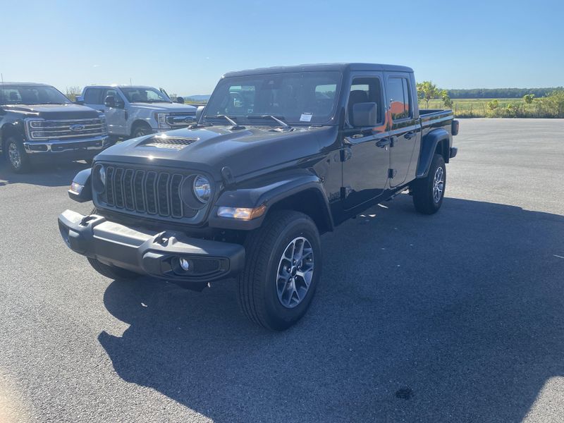 2025 Jeep Gladiator Sport S photo 3
