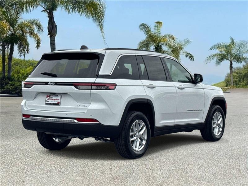 New 2026 Jeep Grand Cherokee Laredo 4x2