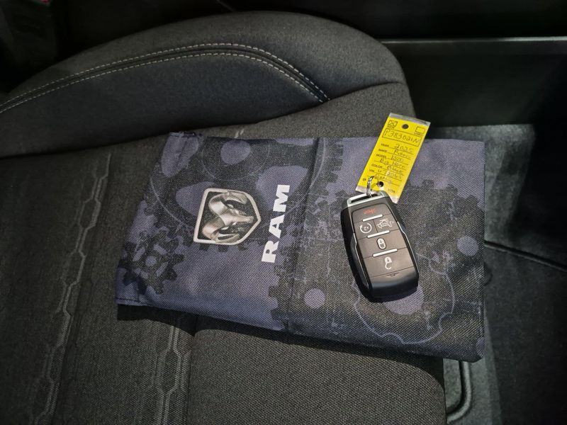 2025 RAM 1500 Big Horn Crew Cab 4x4 5