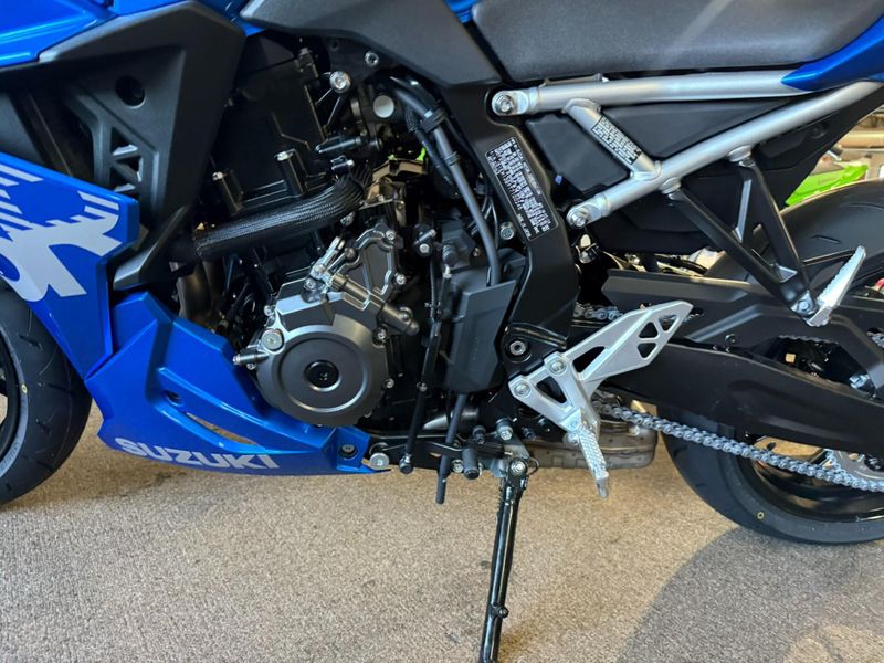 New 2026 Suzuki GSX-8R Image 17