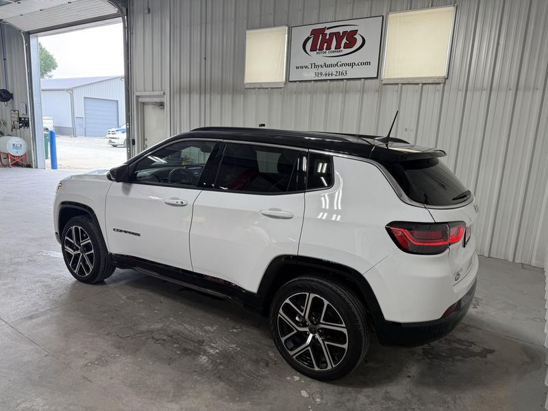 Used 2025 Jeep Compass LimitedImage 14
