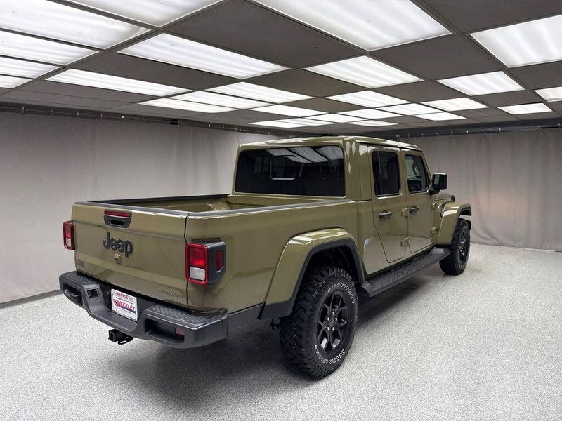 New 2025 Jeep Gladiator High Tide 4x4Image 3