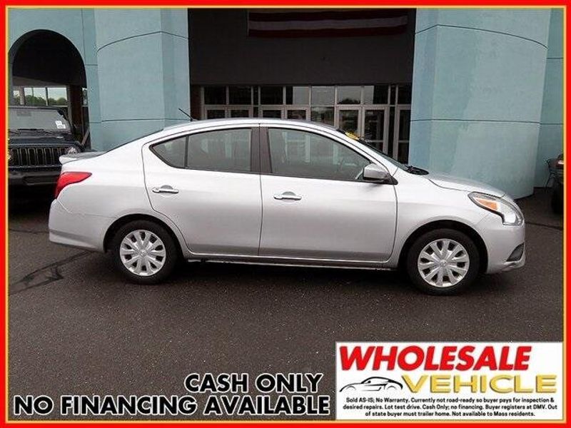 2018 Nissan Versa 1.6 SVImage 2