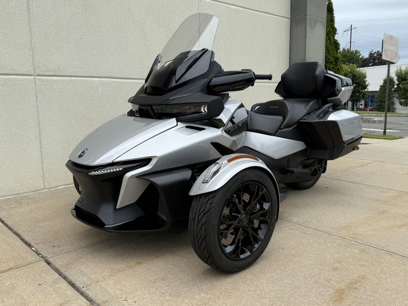 2024 Can-Am SPYDER RT LIMITEDImage 1