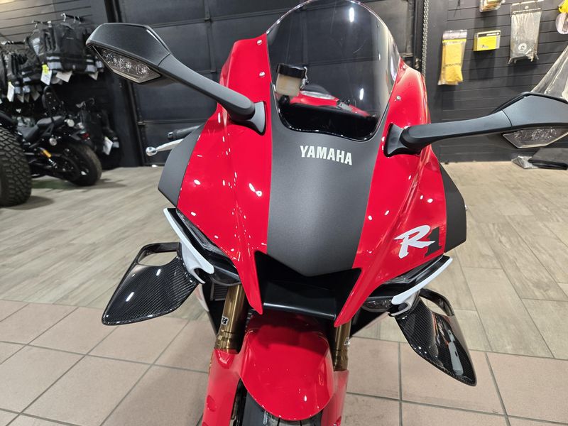 NEW 2026 YAMAHA YZFR1 70TH ANNIVERSARY EDITION Image 8