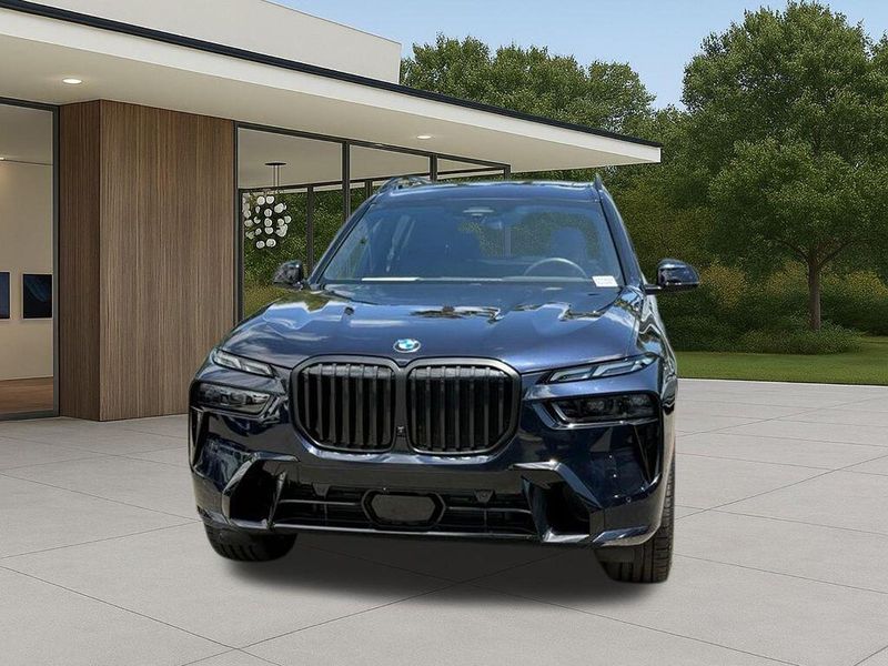 Used 2024 BMW X7 xDrive40iImage 3
